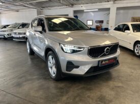 2024 Volvo XC40 B3 Essential