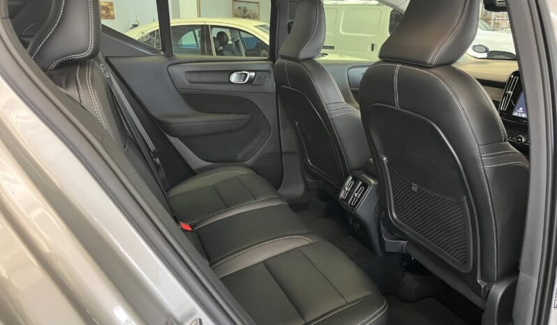 2024 Volvo XC40 B3 Essential full