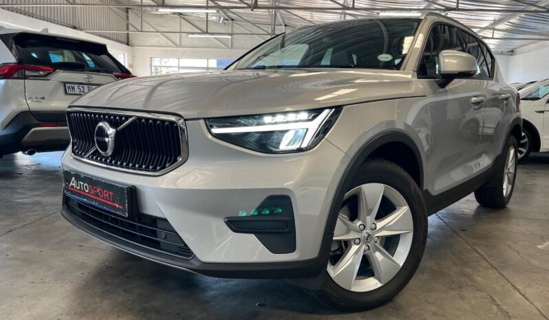 2024 Volvo XC40 B3 Essential full