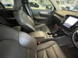 2024 Volvo XC40 B3 Essential