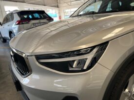 2024 Volvo XC40 B3 Essential