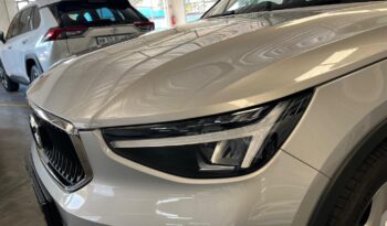 2024 Volvo XC40 B3 Essential full