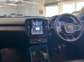 2024 Volvo XC40 B3 Essential