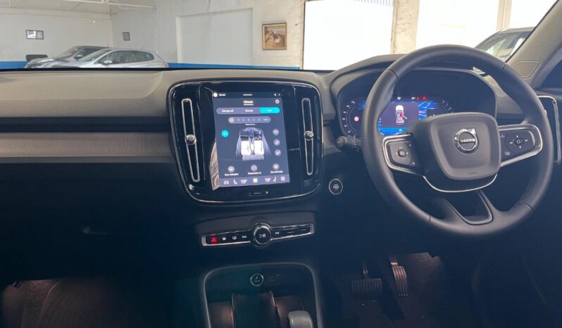 2024 Volvo XC40 B3 Essential