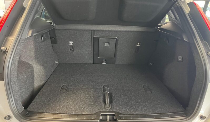 2024 Volvo XC40 B3 Essential full
