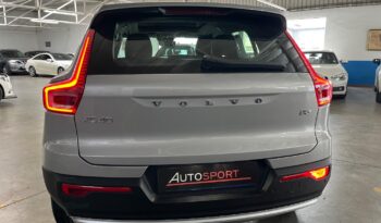2024 Volvo XC40 B3 Essential full