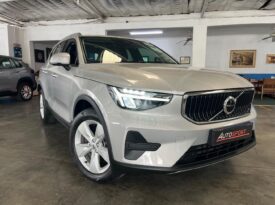 2024 Volvo XC40 B3 Essential