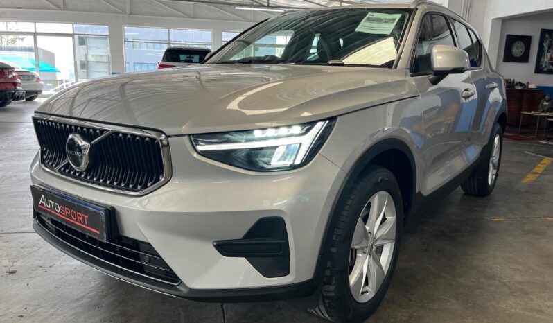 2024 Volvo XC40 B3 Essential